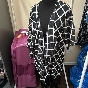LuLaRoe Monroe Kimono
